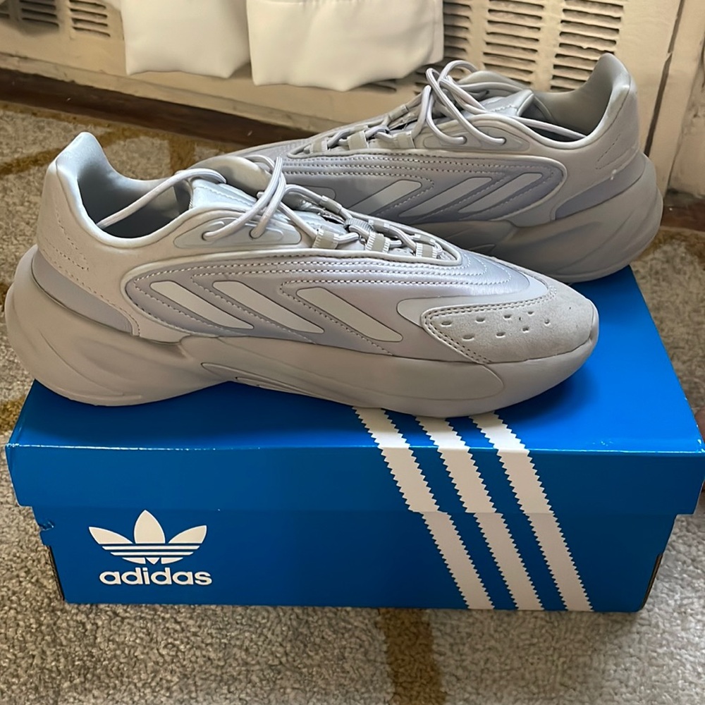 ADDIDAS OZELIA ONLY WORN A FEW TIMES